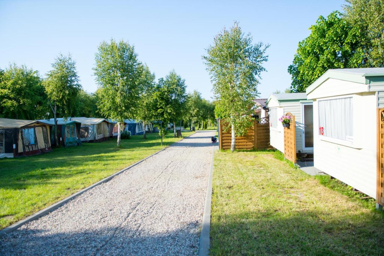 ホテル Keja Camping Chlapowo Władysławowo エクステリア 写真