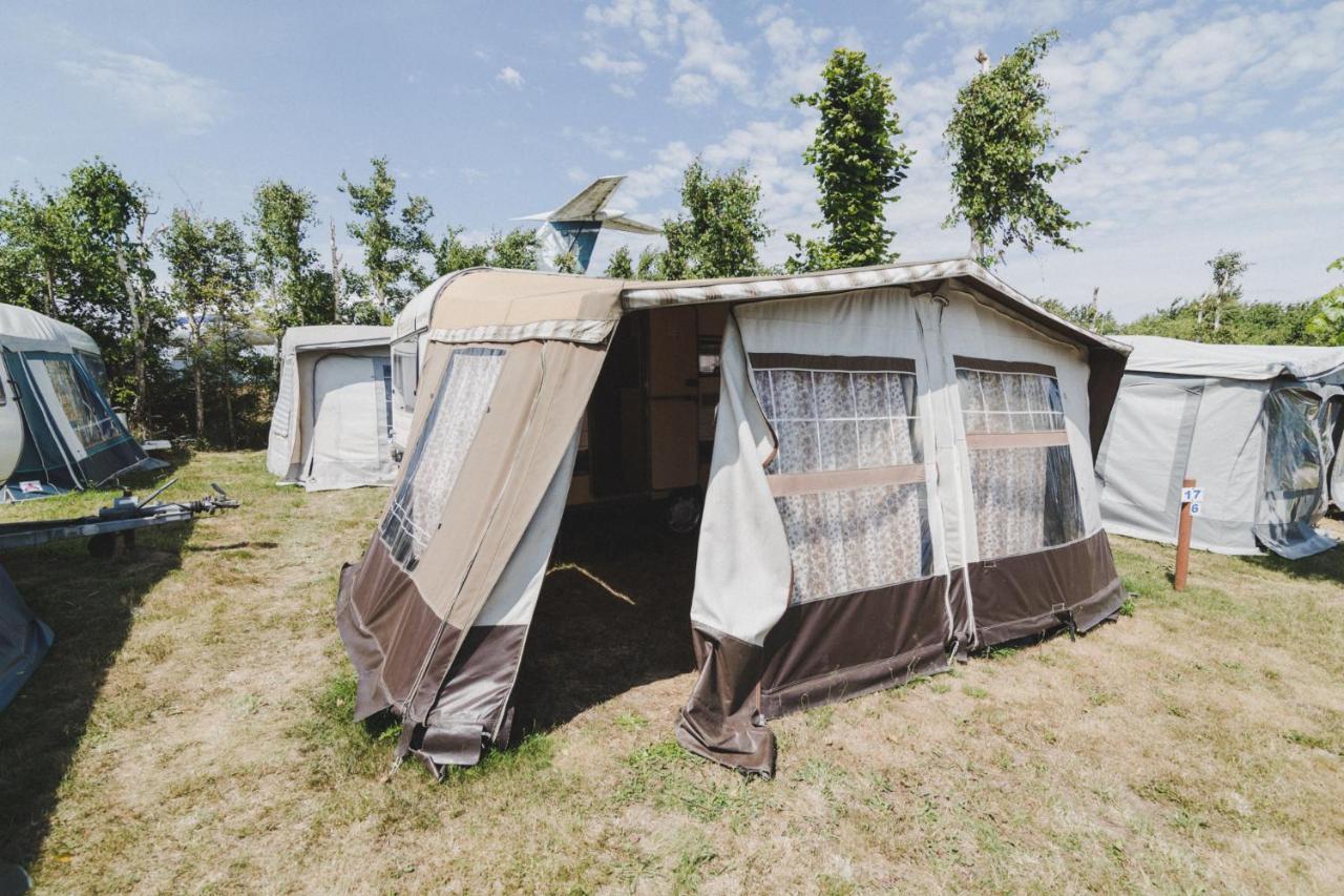 ホテル Keja Camping Chlapowo Władysławowo エクステリア 写真